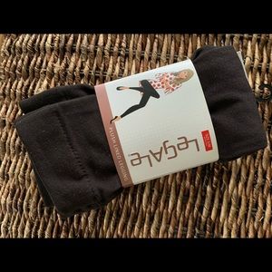 NWT! Plush lined legging Legale s/m brownish black